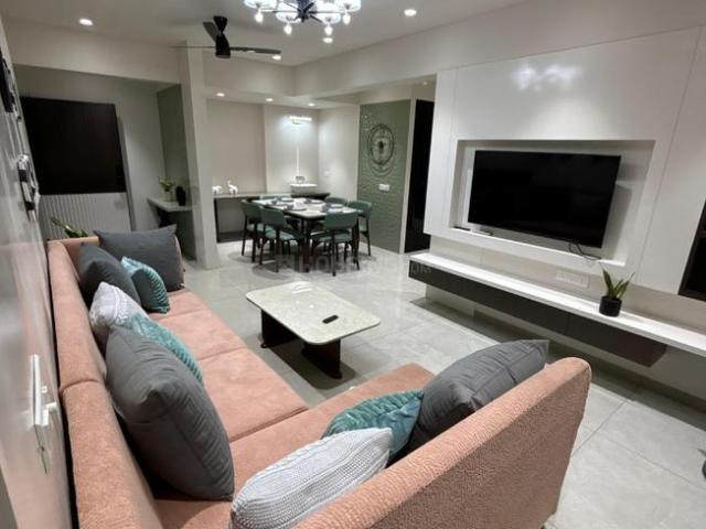 4 BHK Apartment in Navrangpura for resale Ahmedabad. The reference number is 21084671