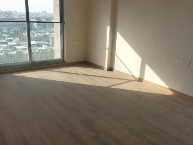 4 BHK Apartment in Naranpura for rent Ahmedabad. The reference number is 21175556