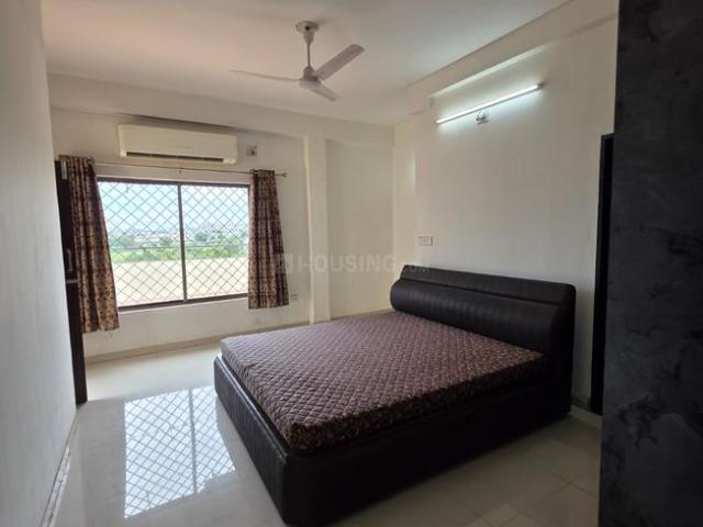 4 BHK Apartment in New Alkapuri for rent Vadodara. The reference number is 18097267