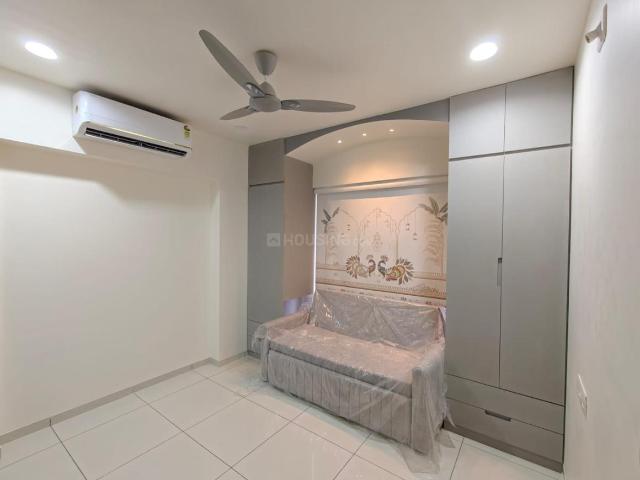 4 BHK Apartment in New Alkapuri for rent Vadodara. The reference number is 20782295