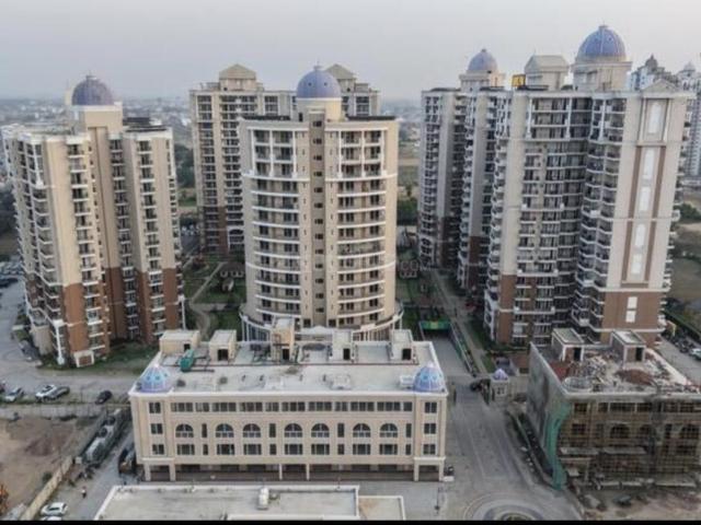 4 BHK Apartment in New Chandigarh for resale Chandigarh. The reference number is 20696874