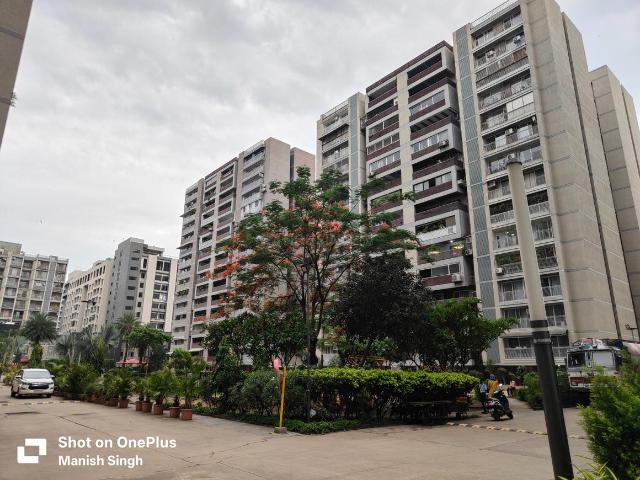 4 BHK Apartment in Nipania for rent Indore. The reference number is 20714472