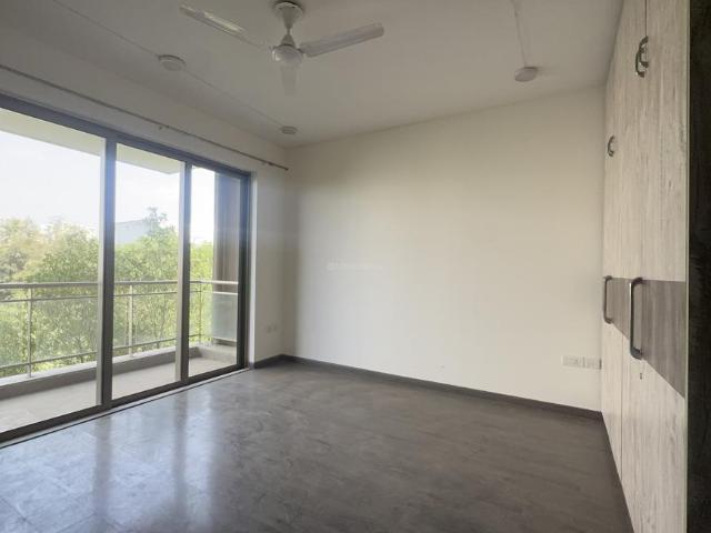 4 BHK Apartment in Southern Peripheral Road for rent Gurgaon. The reference number is 20062836