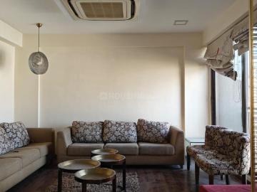 4 BHK Apartment in Satellite for rent Ahmedabad. The reference number is 20171539