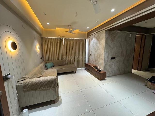 4 BHK Apartment in Satellite for rent Ahmedabad. The reference number is 20229098