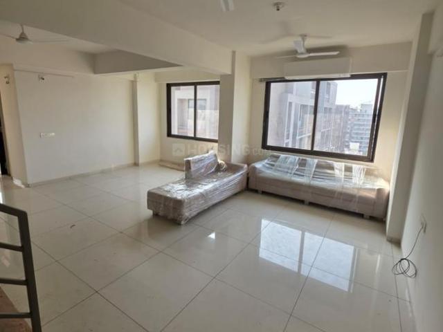 4 BHK Apartment in Satellite for rent Ahmedabad. The reference number is 20584639