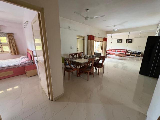 4 BHK Apartment in Satellite for rent Ahmedabad. The reference number is 21018656