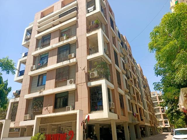 4 BHK Apartment in Satellite for resale Ahmedabad. The reference number is 20031602