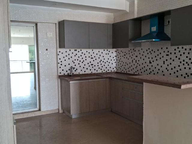 4 BHK Apartment in Santacruz East for rent Mumbai. The reference number is 19132684