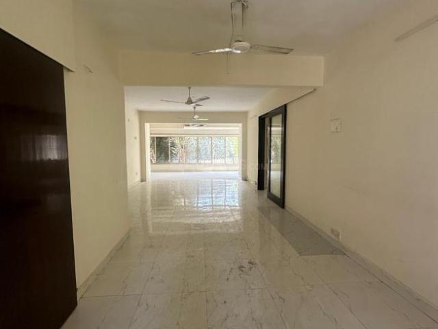 4 BHK Apartment in Santacruz West for rent Mumbai. The reference number is 20737389