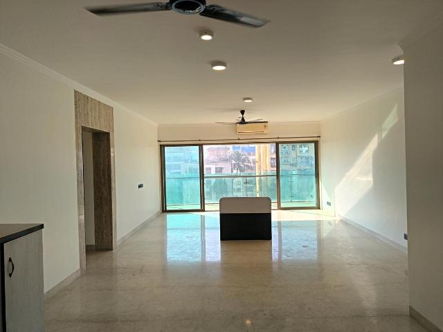 4 BHK Apartment in Santacruz West for resale Mumbai. The reference number is 19291370
