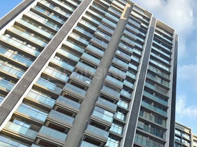 4 BHK Apartment in Santacruz West for resale Mumbai. The reference number is 20909727
