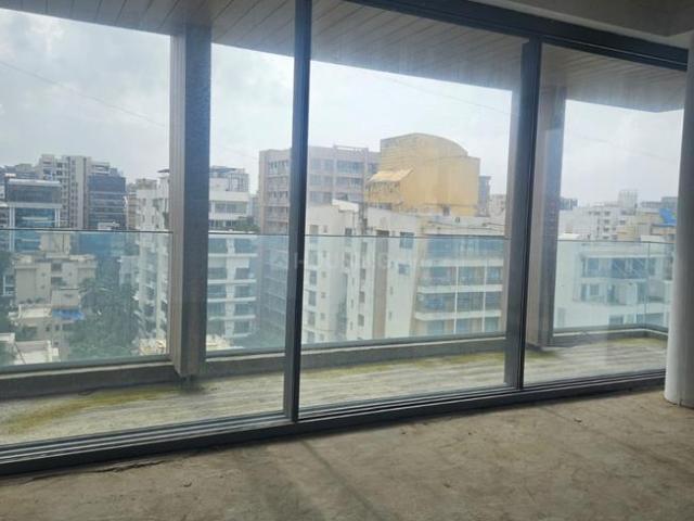 4 BHK Apartment in Santacruz West for resale Mumbai. The reference number is 20938495