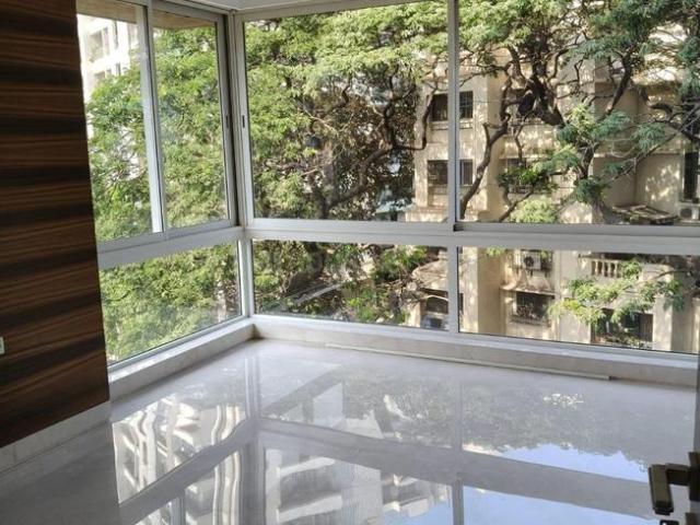 4 BHK Apartment in Santacruz West for resale Mumbai. The reference number is 21358538