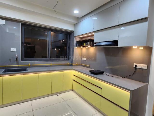 4 BHK Apartment in Sarkhej for rent Ahmedabad. The reference number is 20956429