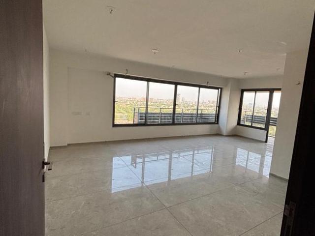 4 BHK Apartment in Sarkhej for resale Ahmedabad. The reference number is 20446977