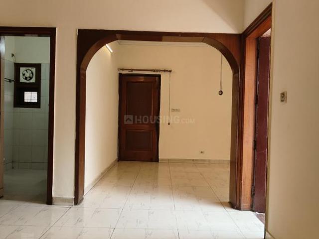 4 BHK Apartment in Sarita Vihar for rent New Delhi. The reference number is 19695923