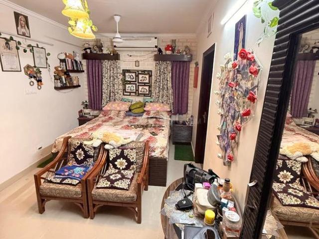 4 BHK Apartment in Sarita Vihar for resale New Delhi. The reference number is 19605142