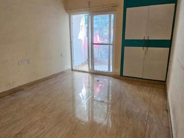 4 BHK Apartment in Sarita Vihar for resale New Delhi. The reference number is 19260122