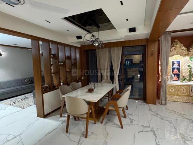 4 BHK Apartment in Science City for resale Ahmedabad. The reference number is 20069226