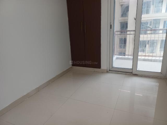 4 BHK Apartment in Sector 143B for rent Noida. The reference number is 21116609