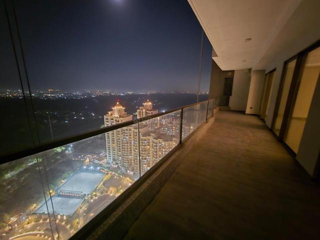 4 BHK Apartment in Sector 144 for rent Noida. The reference number is 16909007