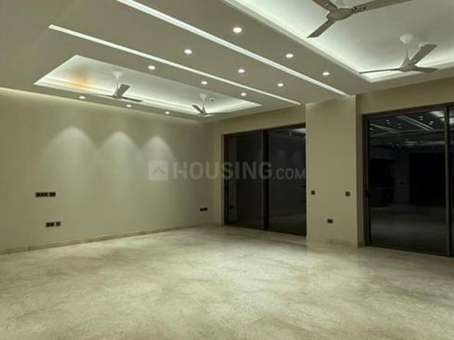 4 BHK Apartment in Sector 144 for rent Noida. The reference number is 19581267