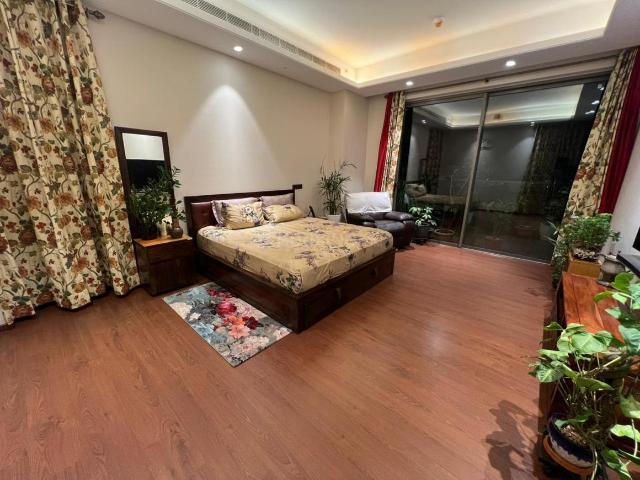 4 BHK Apartment in Sector 144 for rent Noida. The reference number is 20963108