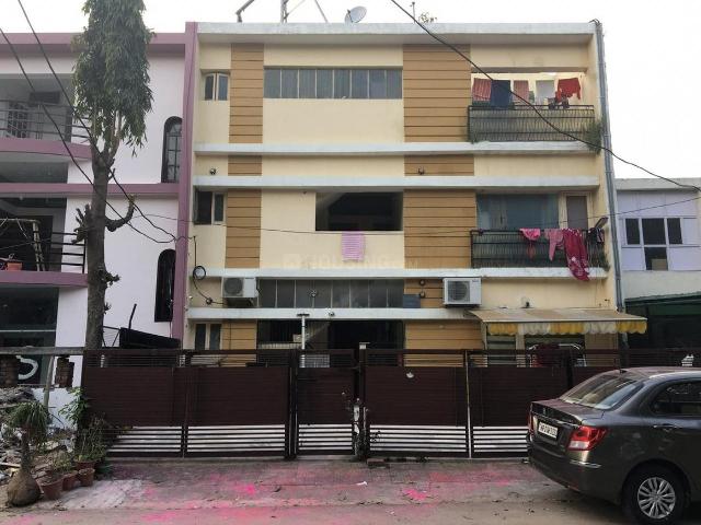 4 BHK Apartment in Sector 15 for rent Chandigarh. The reference number is 4654582