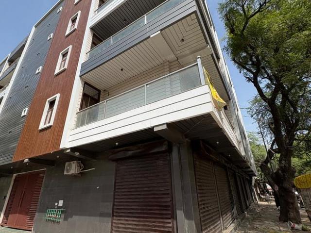 4 BHK Apartment in Sector 16 Dwarka for resale New Delhi. The reference number is 20886882
