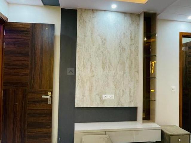 4 BHK Apartment in Sector 16B Dwarka for resale New Delhi. The reference number is 17723437