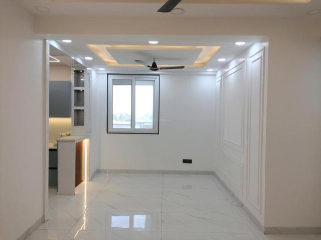 4 BHK Apartment in Sector 18 Dwarka for resale New Delhi. The reference number is 18361065