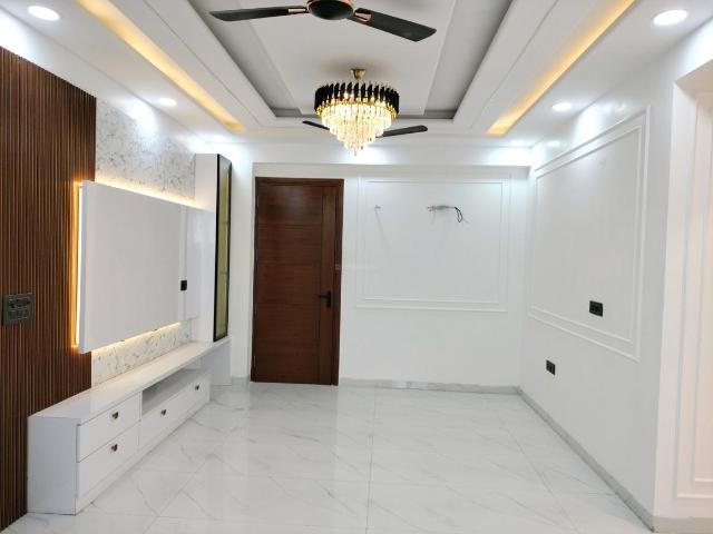 4 BHK Apartment in Sector 18 Dwarka for resale New Delhi. The reference number is 20302882