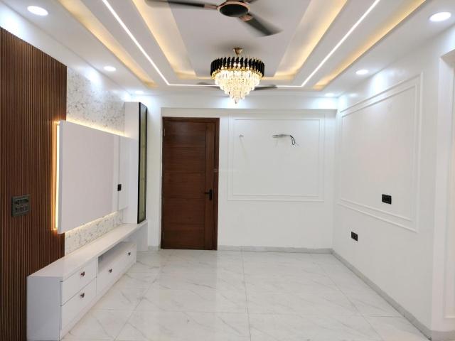 4 BHK Apartment in Sector 18 Dwarka for resale New Delhi. The reference number is 20613795