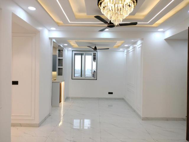 4 BHK Apartment in Sector 18 Dwarka for resale New Delhi. The reference number is 19304821
