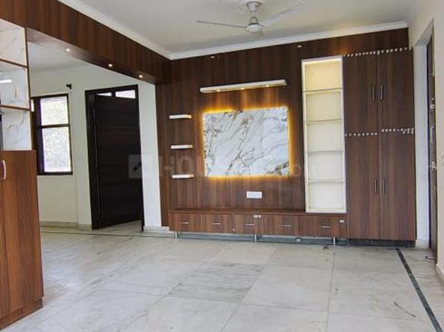 4 BHK Apartment in Sector 19 Dwarka for rent New Delhi. The reference number is 19747191