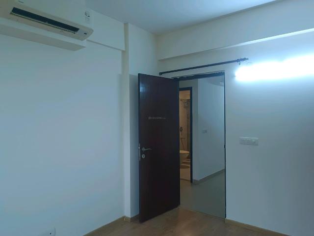4 BHK Apartment in Sector 107 for rent Gurgaon. The reference number is 19113581