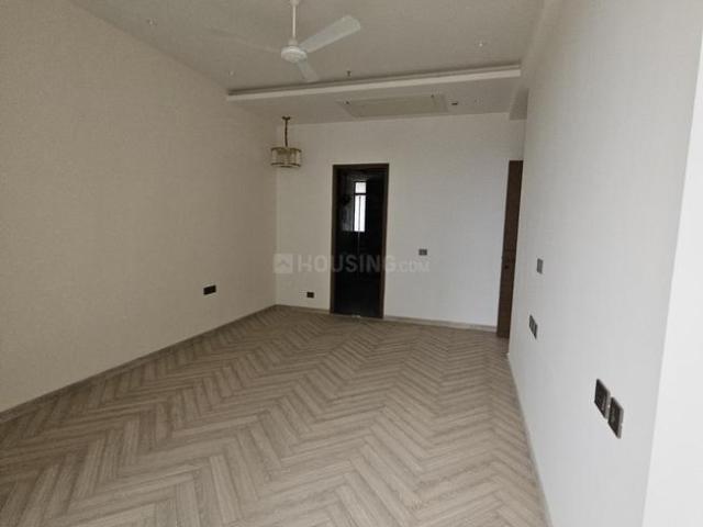 4 BHK Apartment in Sector 107 for rent Noida. The reference number is 17606384