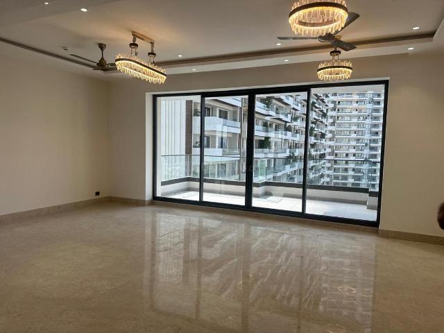 4 BHK Apartment in Sector 107 for rent Noida. The reference number is 18793244
