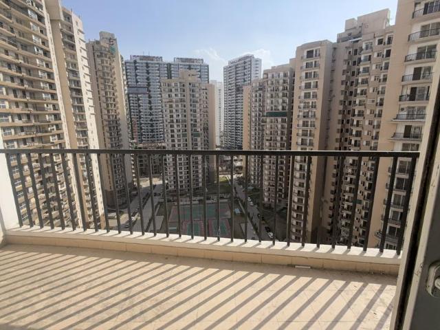 4 BHK Apartment in Sector 107 for rent Noida. The reference number is 20545866