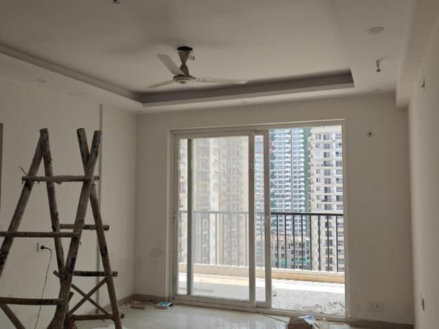 4 BHK Apartment in Sector 107 for rent Noida. The reference number is 20565399