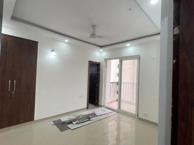 4 BHK Apartment in Sector 107 for rent Noida. The reference number is 20625461