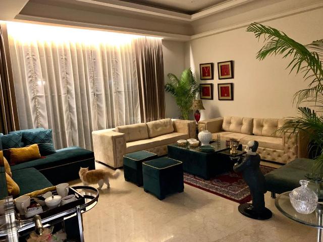 4 BHK Apartment in Sector 107 for rent Noida. The reference number is 20991480