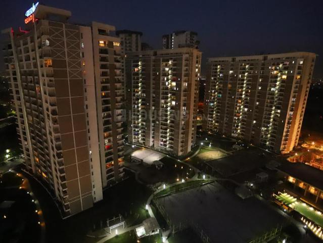 4 BHK Apartment in Sector 107 for resale Noida. The reference number is 16110305