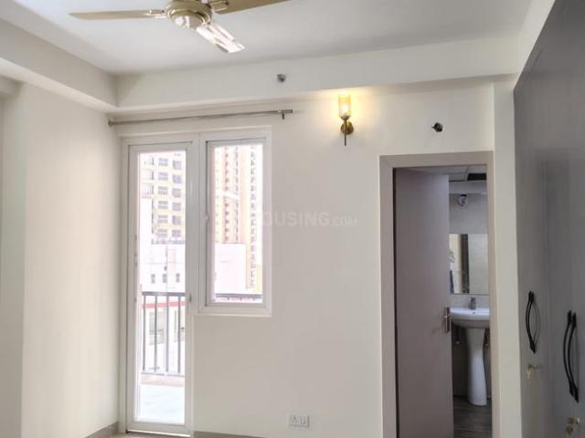 4 BHK Apartment in Sector 107 for resale Noida. The reference number is 20109774