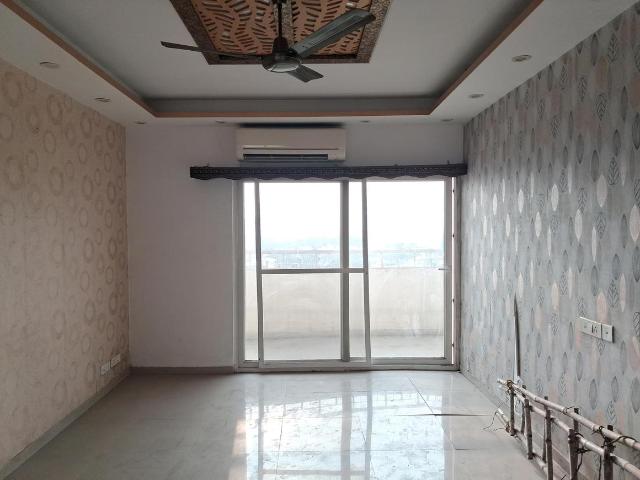 4 BHK Apartment in Sector 107 for resale Noida. The reference number is 20257319