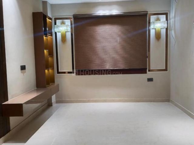 4 BHK Apartment in Sector 104 for resale Noida. The reference number is 17292870