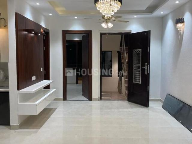 4 BHK Apartment in Sector 104 for resale Noida. The reference number is 17805773