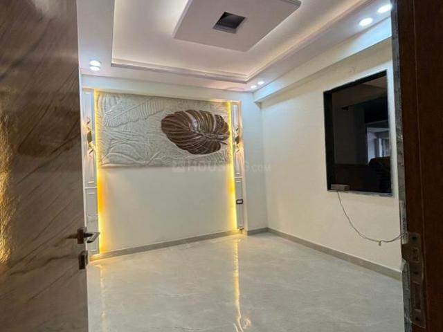 4 BHK Apartment in Sector 104 for resale Noida. The reference number is 19827508