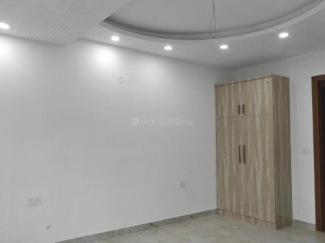 4 BHK Apartment in Sector 110 for resale Noida. The reference number is 20052941